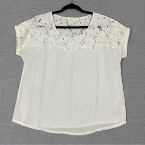 Solitaire White Top Floral Eyelet Lace Yoke Tee